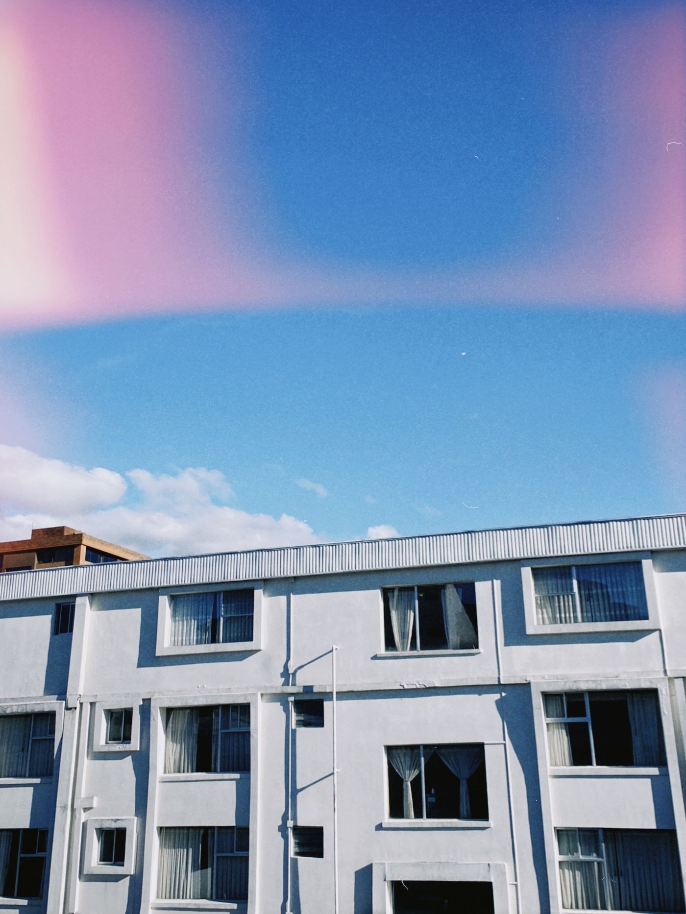 Site otoparkı girişi